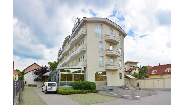 Atina Hotel Banja Luka poza 6